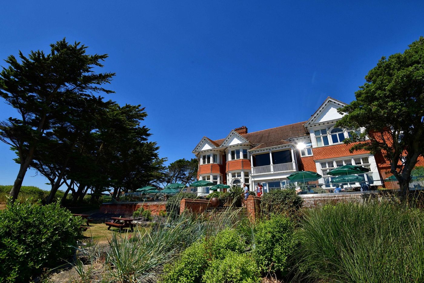 Beach House, Milford on Sea Pub, Restaurant & Hotel Rooms