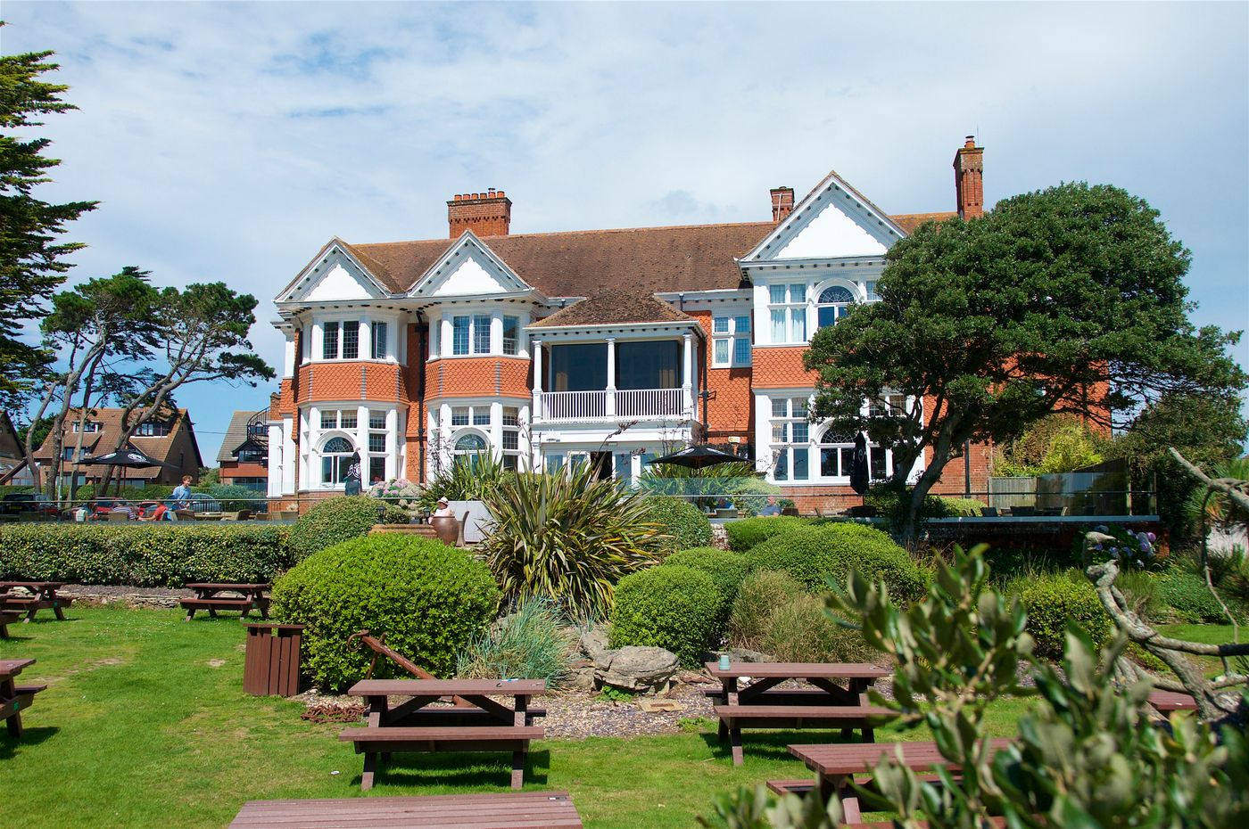 Beach House, Milford on Sea Pub, Restaurant & Hotel Rooms